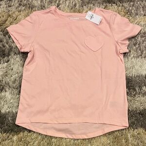 NEW WITH TAGS! Girls Old Navy Heart Pocket Softest T-Shirt - M (8) - Dusty Pink